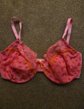 Jasmine & Ginger Pink Bra with Orange Lip Print